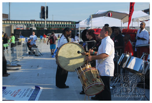 pan_alive_2010-002