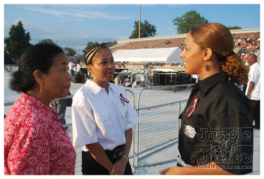 pan_alive_2010-004