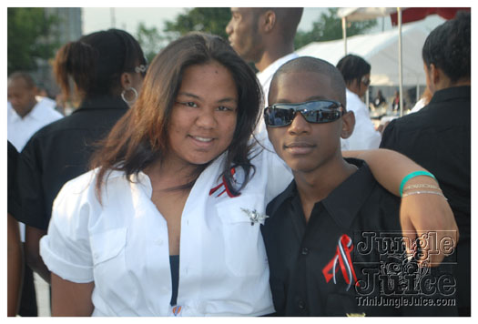 pan_alive_2010-011