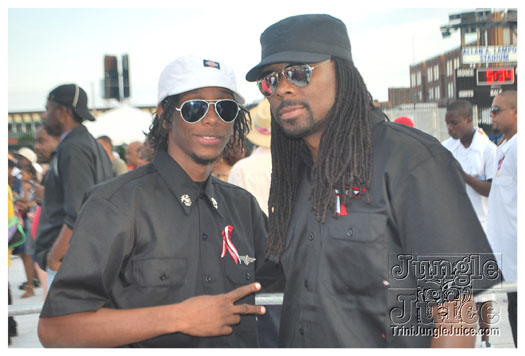 pan_alive_2010-014