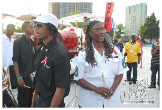 pan_alive_2010-028
