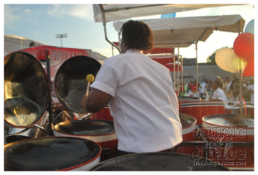 pan_alive_2010-032