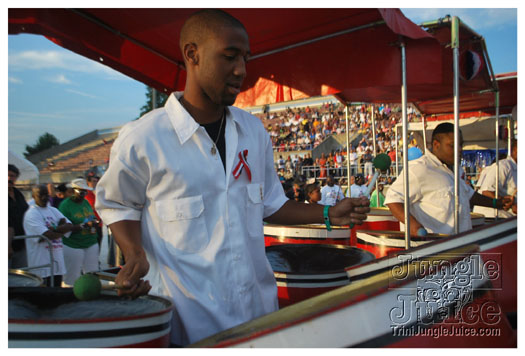 pan_alive_2010-037