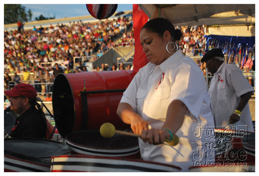 pan_alive_2010-048