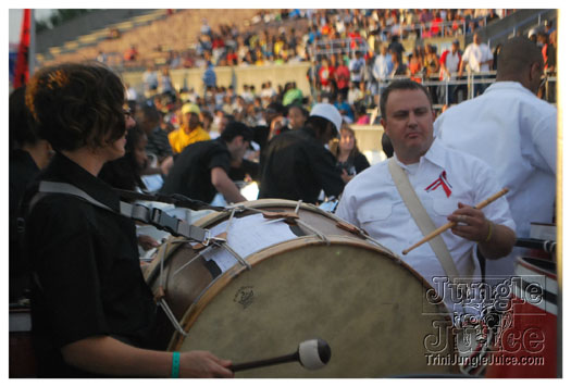 pan_alive_2010-049