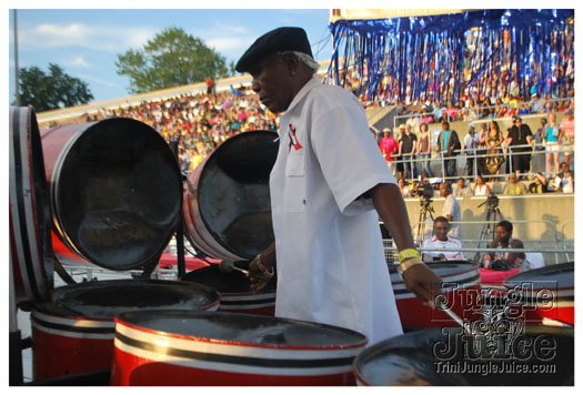 pan_alive_2010-050