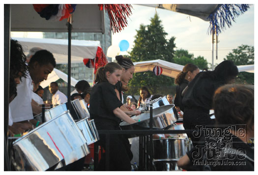 pan_alive_2010-051