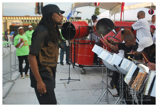 pan_alive_2010-062