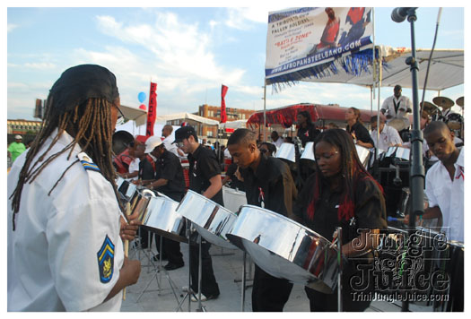 pan_alive_2010-074