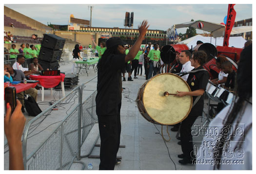 pan_alive_2010-076
