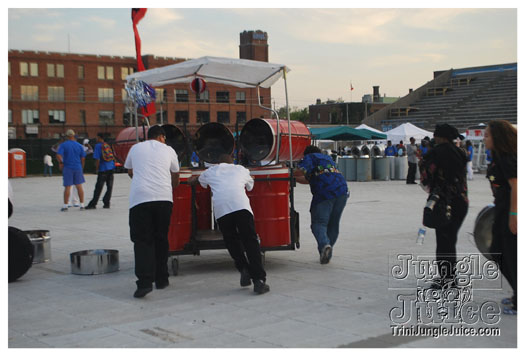 pan_alive_2010-081