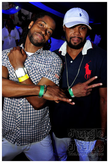 glow_2011-007
