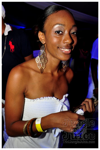glow_2011-030