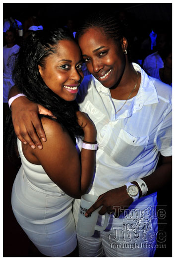 glow_2011-034