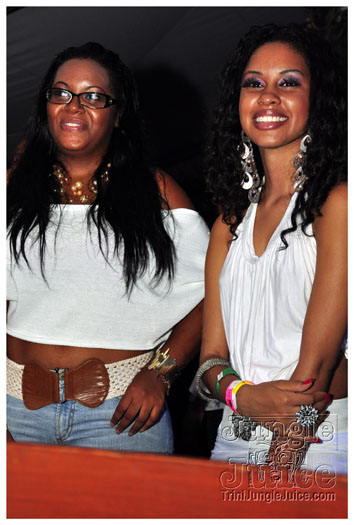 glow_2011-038