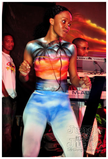 glow_2011-045