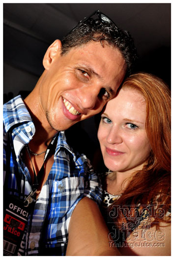 glow_2011-057