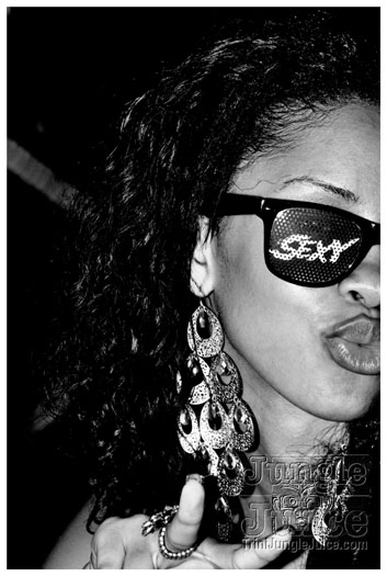 glow_2011-066