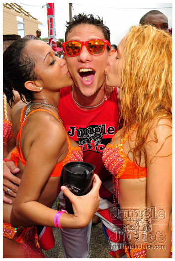 kadooment_day_2011_pt1-122