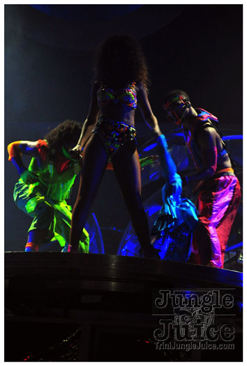 rihanna_loud_tour_2011-181