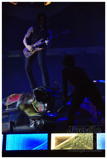 rihanna_loud_tour_2011-207