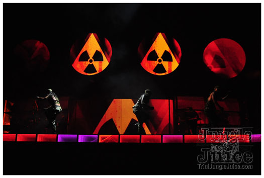rihanna_loud_tour_2011-247