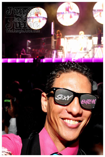 rihanna_loud_tour_2011-261