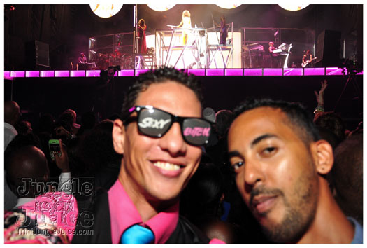 rihanna_loud_tour_2011-262