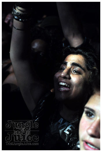 rihanna_loud_tour_2011-279