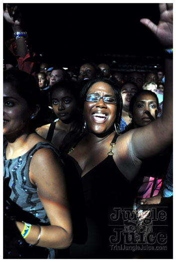 rihanna_loud_tour_2011-280