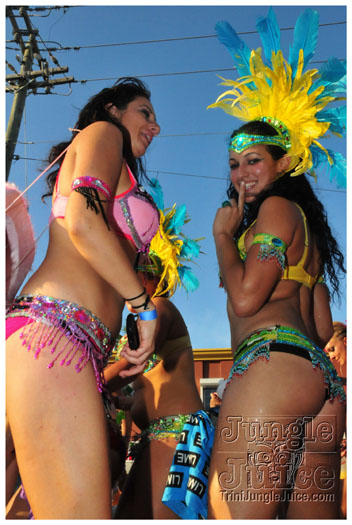 cayman_carnival_2011_part3-257