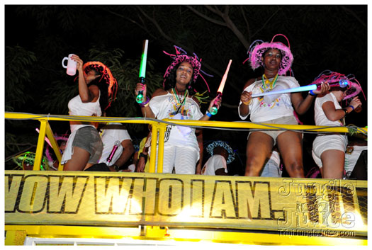 grenada_mon_night_mas_2011-053