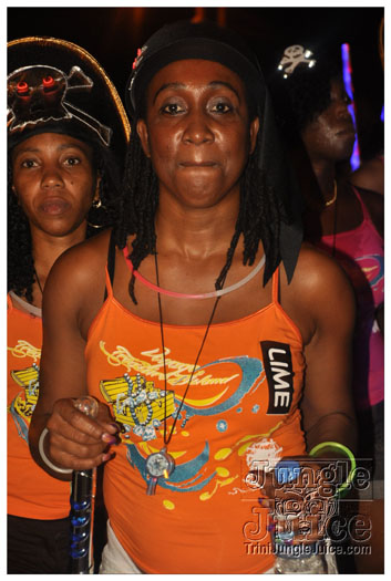 grenada_mon_night_mas_2011-087