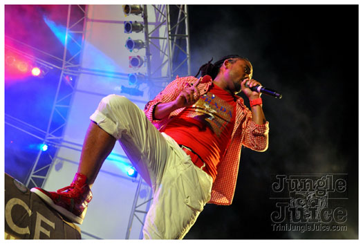 colour_me_red_2011-202