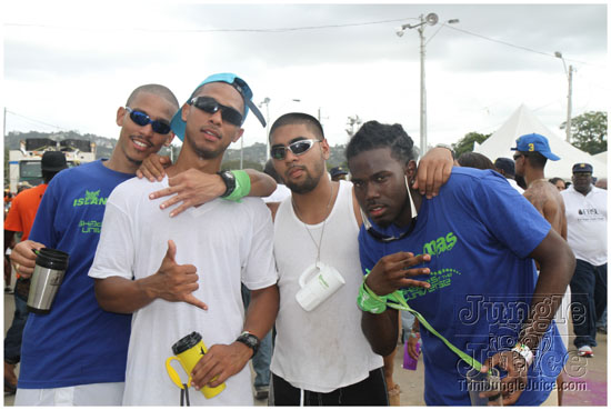 island_people_mas_monday_2011-103