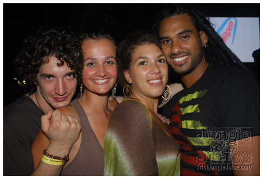 island_people_yeah_2011-145
