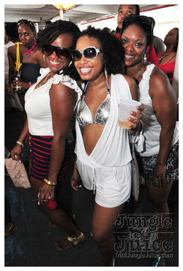 silent_morning_trini_2011-114