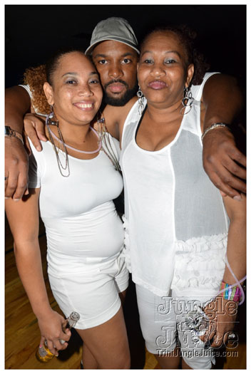 13th_annual_wear_white_may27-045