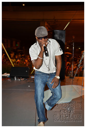 atl_carnival_parade_2012_pt2-152