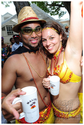 kadooment_day_blue_box_2012-086