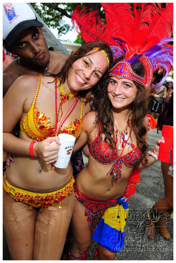 kadooment_day_blue_box_2012-088