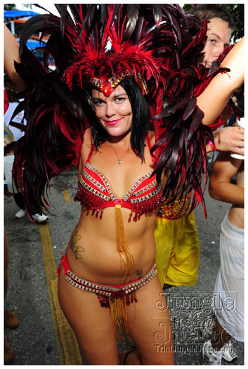 kadooment_day_blue_box_2012-090