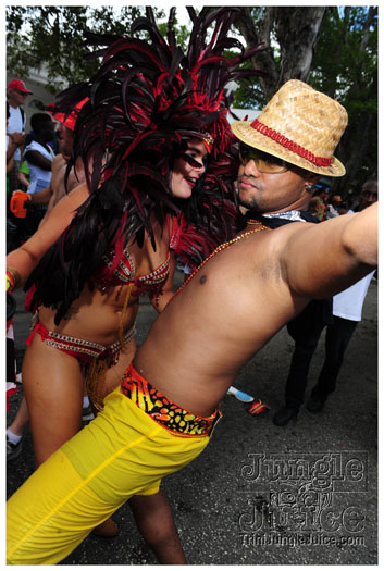 kadooment_day_blue_box_2012-092