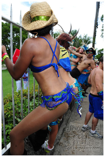 kadooment_day_blue_box_2012-094