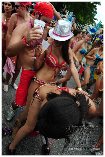 kadooment_day_blue_box_2012-100