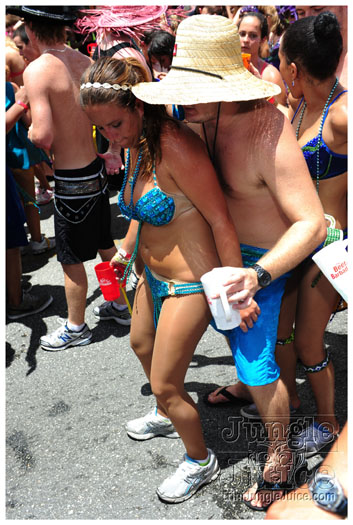 kadooment_day_blue_box_2012-119