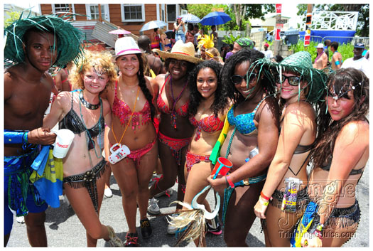 kadooment_day_blue_box_2012-126