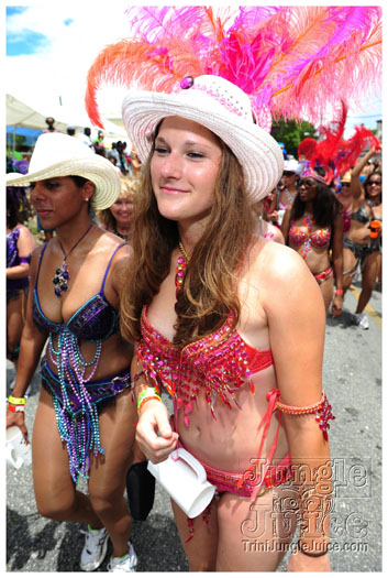 kadooment_day_blue_box_2012-129