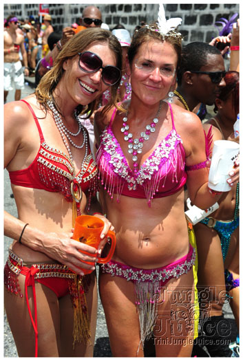 kadooment_day_blue_box_2012-138