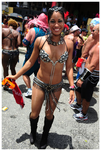 kadooment_day_blue_box_2012-147